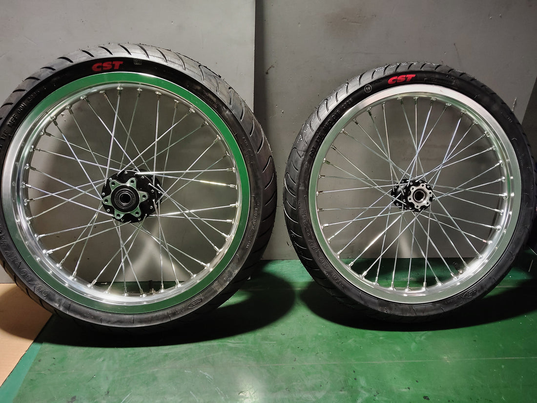 Light Bee Supermoto Wheel Set